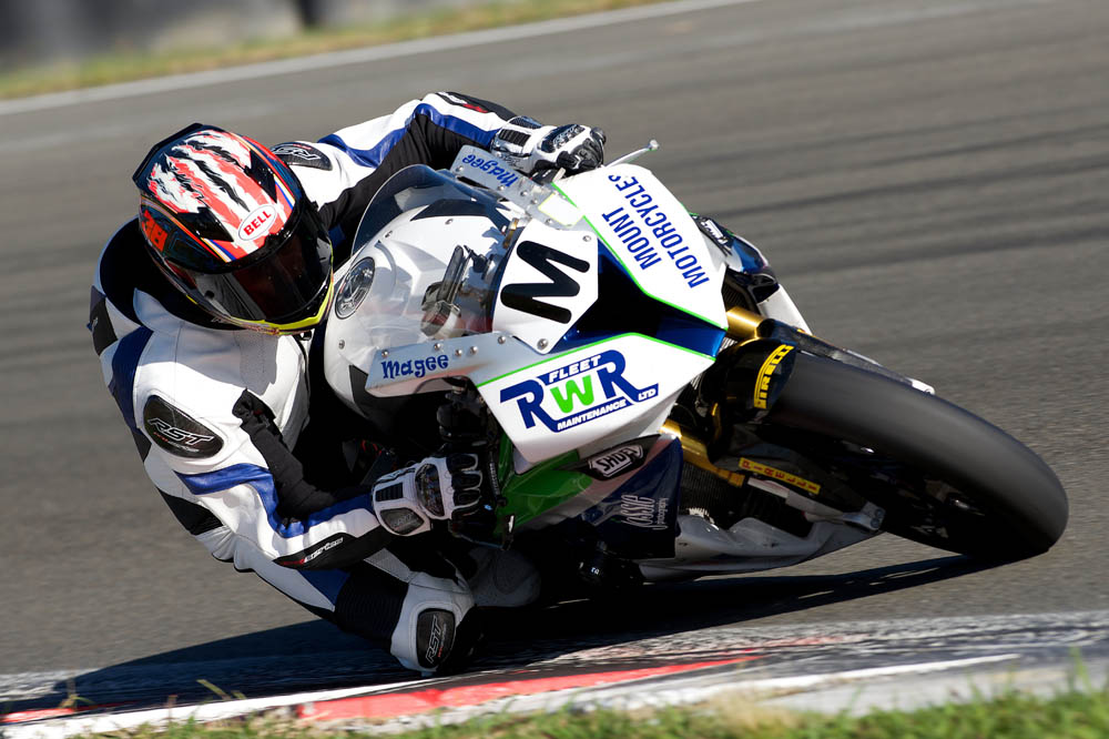 2014 New Zealand Superbike Championship round four