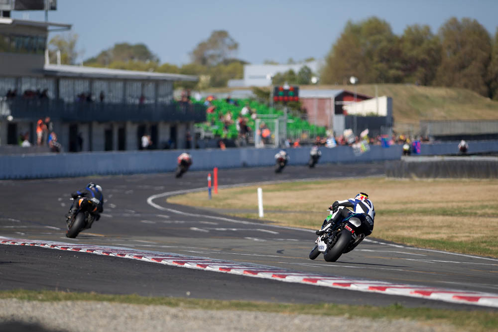 2014 New Zealand Superbike Championship round four