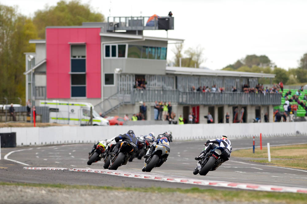 2014 New Zealand Superbike Championship round four