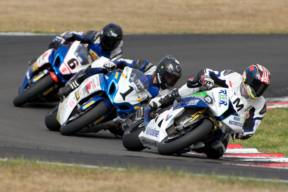 2014 New Zealand Superbike Championship round four