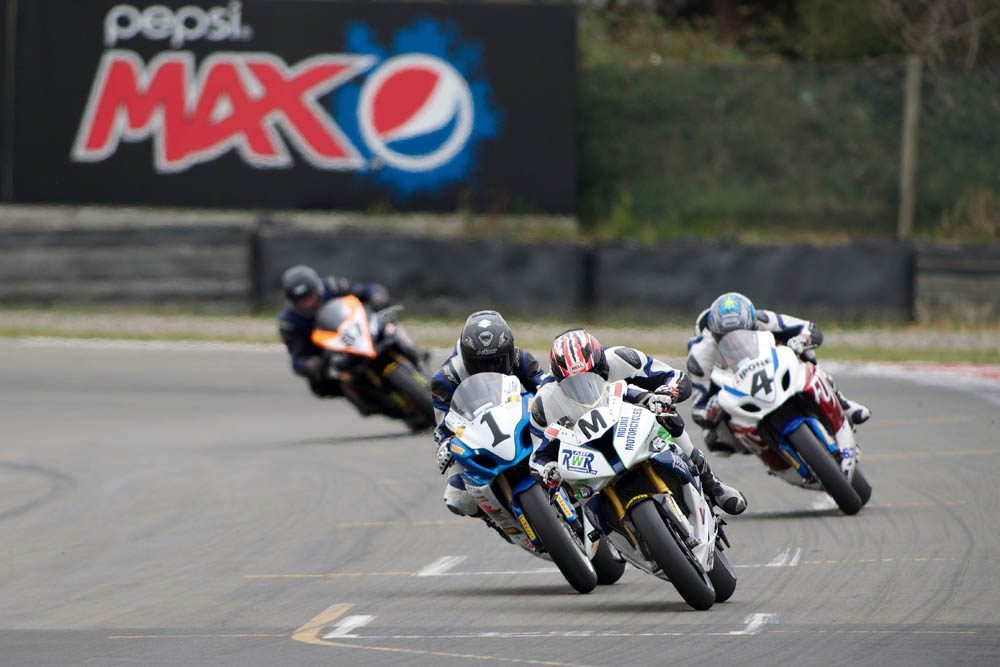 2014 New Zealand Superbike Championship round four