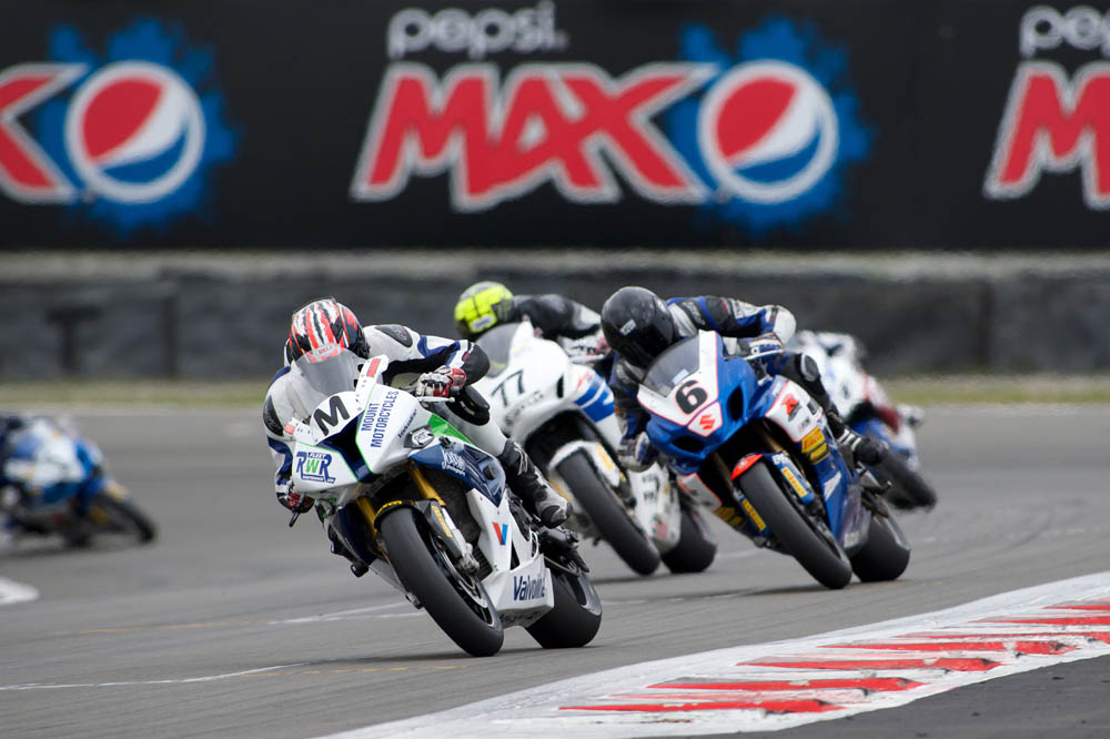 2014 New Zealand Superbike Championship round four