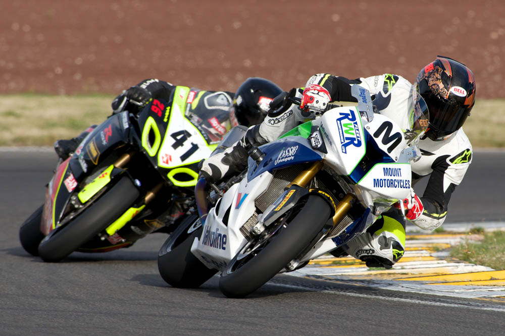 Linden Magee leads Jaden Hassan. Taupo Round Three. Photo: Andrew Bright/www.championshipdigital.com